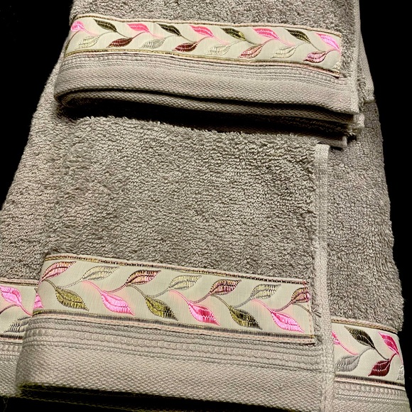 3 pc Towel Set - Picture 1 of 2